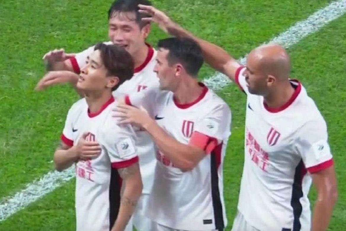 蓉城左路进, 左路接到队