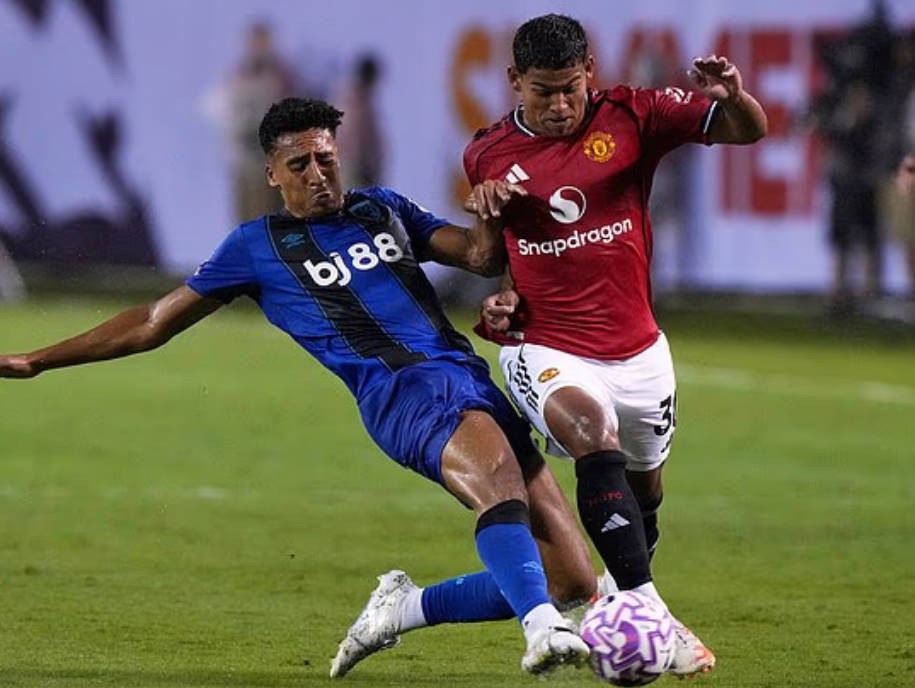 莱昂在曼联, 因为他将主