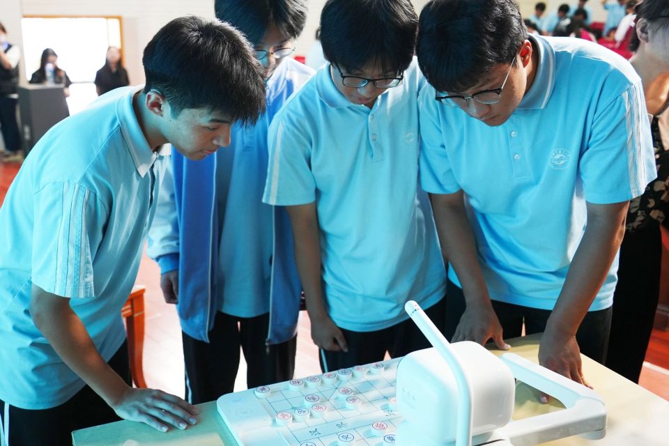 EAA, inews EAA, inews